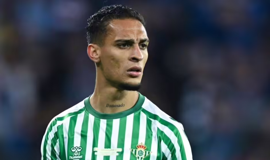 Man Utd agree reduced fee, but Real Betis back away from Antony move