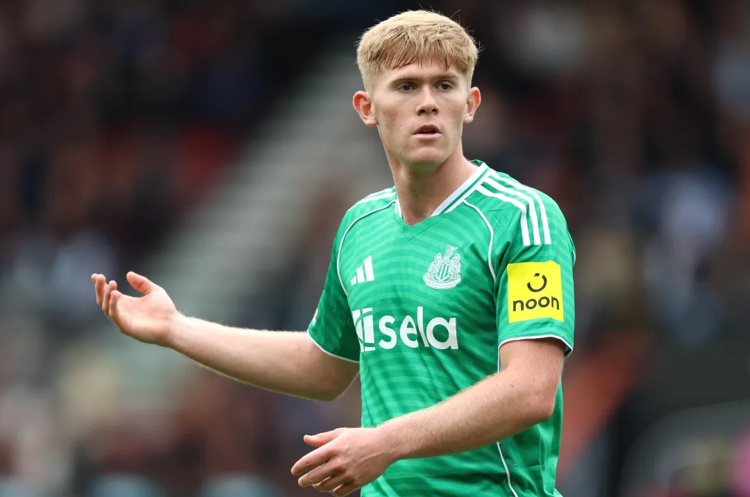 Eddie Howe Confirms Awful News on Newcastle’s Lewis Hall