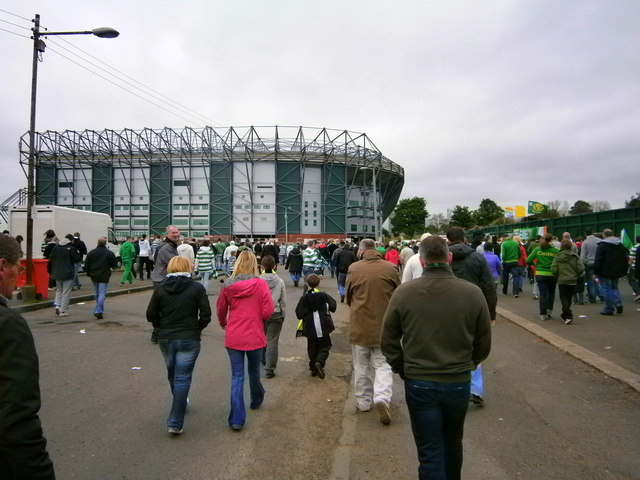 Watch: Dundee fans’ agony as Tounekti goal sends Celtic Park into raptures