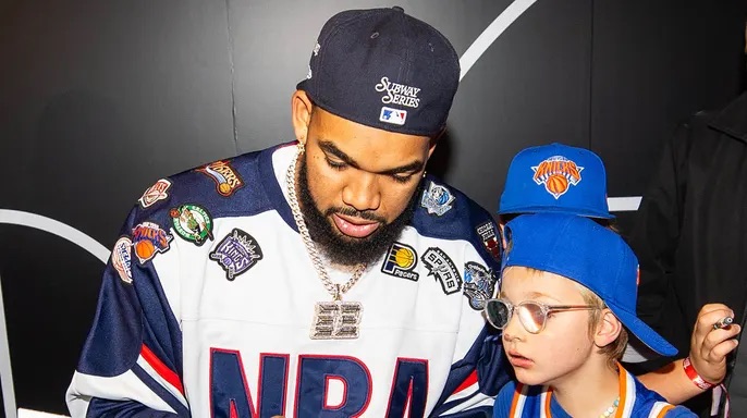 Knicks star Karl-Anthony Towns pulls rare, valuable Cooper Flagg rookie card at Topps NBA launch event
