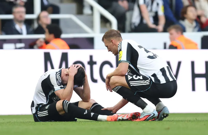 £50m Leeds & Nottingham Forest duo message Tino Livramento after Newcastle United injury return